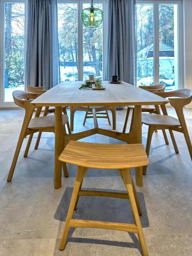 Duplex Apartment with Terrace - Salmon image 10