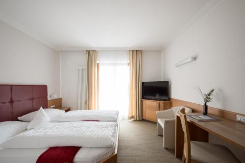 Hotel Oberwirt - Tap to explore photos