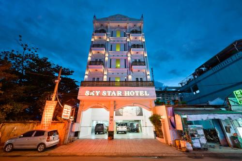 Экстерьер, SKY STAR HOTEL in Gò Vấp