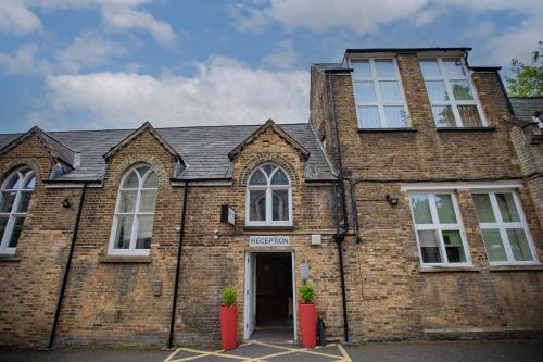 Arch Hotel - image 7