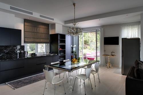 ห้องครัว, โรงแรมวิลล่าเอพาลาซโซอมินตา (Hotel Villa e Palazzo Aminta) in สเตรซา