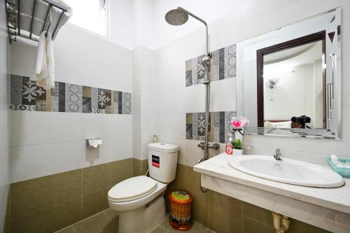 Ванная комната, SKY STAR HOTEL in Gò Vấp