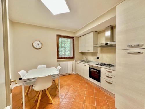  Apartment 10 in Salò