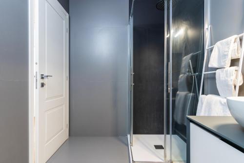 easyhomes - Brera Luxury Suites - image 4