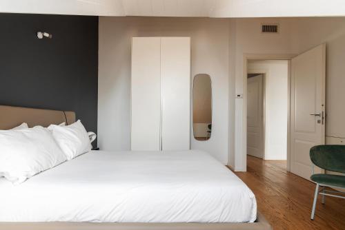 easyhomes - Brera Luxury Suites - image 11