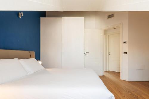 easyhomes - Brera Luxury Suites - image 6