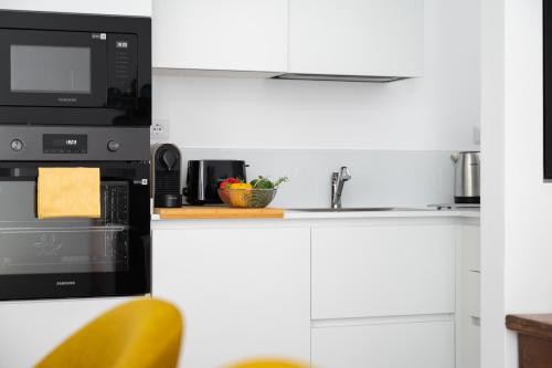 One-Bedroom Apartment image 2