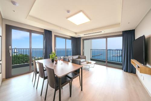 Panorama Ocean View Grand Suite Family