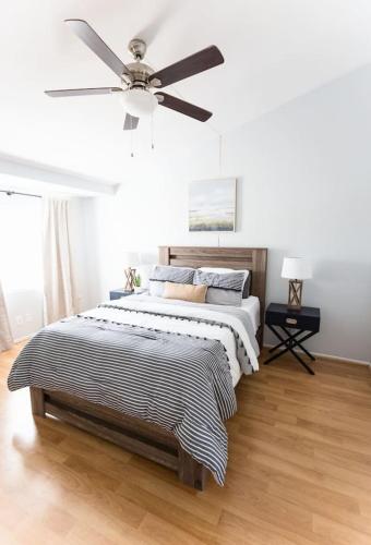 Remodeled Townhouse Close to Old Town Scottsdale - image 2
