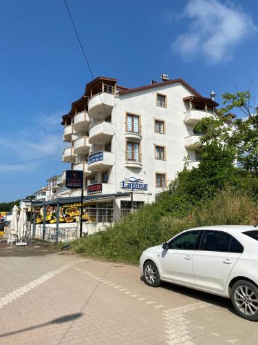 Lapina Suite & Restaurant - Kurtyeri