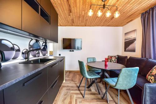 One-Bedroom Apartment image 8