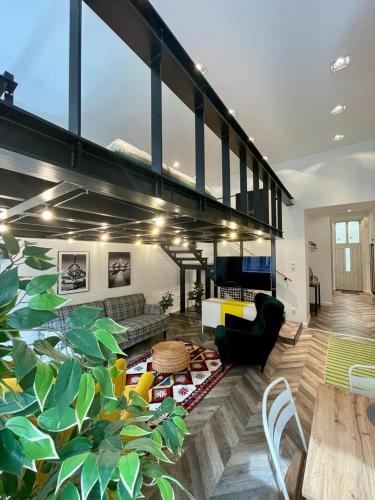 Awesome Loft - King Street 3