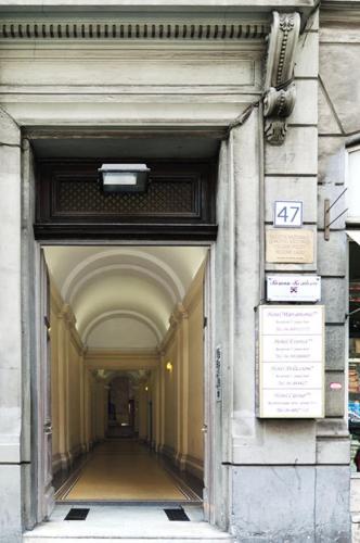 Roman Residence - image 5