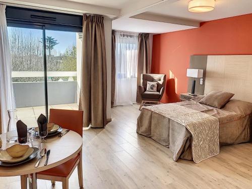 1 queen bed