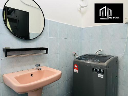 3 bedroom landed beside Jonker Taman Kota Laksamana 164B by Myplace 3 bedroom landed beside Jonker Taman Kota Laksamana 164B by Myplace