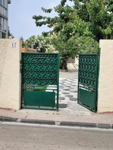 Loveroom - Tap to explore photos