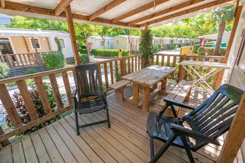 Bungalow with Patio