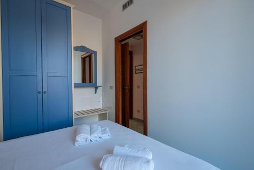 2 bedrooms, 4 beds