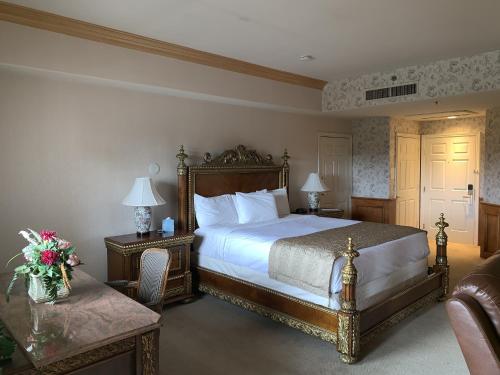Inn at Churon Winery Room Type - King Suite with Balcony