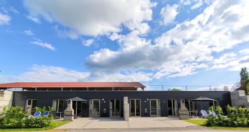 Hotelli välisilme, Erdhaus WEST - Ferienhof Bartel in Wiesentheid