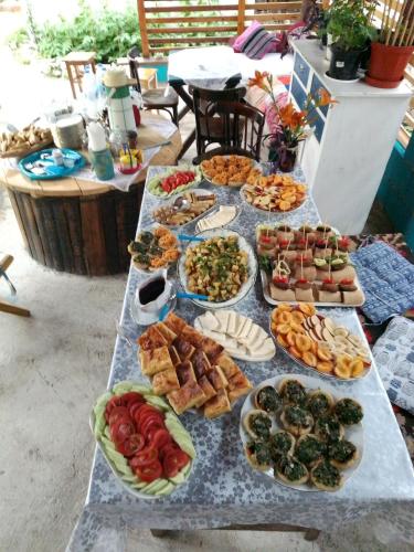 Εστιατόριο, Guest house Meri Poppins in Dedoplis Tskaro