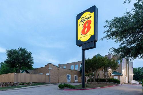 Super 8 by Wyndham Garland/Rowlett/East Dallas area