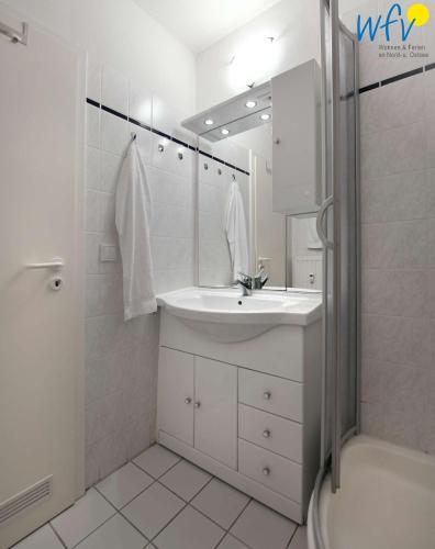 Apartment with Terrace image 5