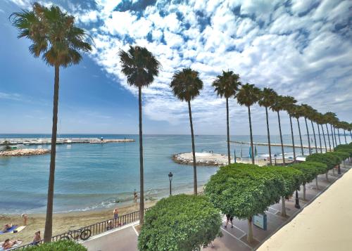 Amazing Sea Views over Marbella Port - image 5