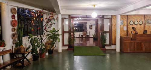 Restaurace, Northern Pearl in Gulu