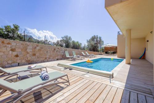 Villa Lurenzu - Maison pour 8 avec vue et piscine - Location saisonnière - Belgodère