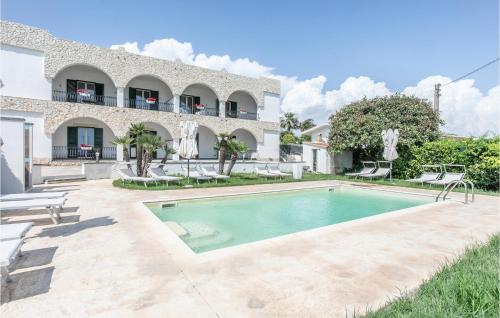 Peldbaseins, Cozy Apartment In Cava D'aliga With Wifi in Cava D'Aliga