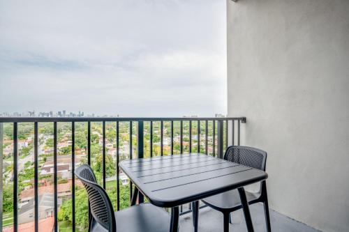 Coral Gables 1br w gym pool nr shops dining MIA-73 in Miami, USA