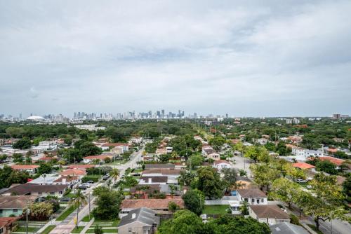 Coral Gables 1br w gym pool nr shops dining MIA-73 in Miami, USA