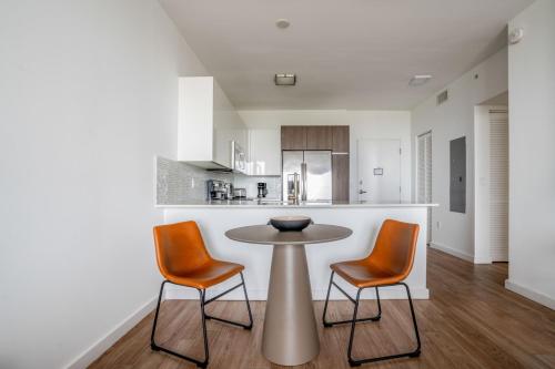 Coral Gables 1br w gym pool nr shops dining MIA-73 in Miami, USA