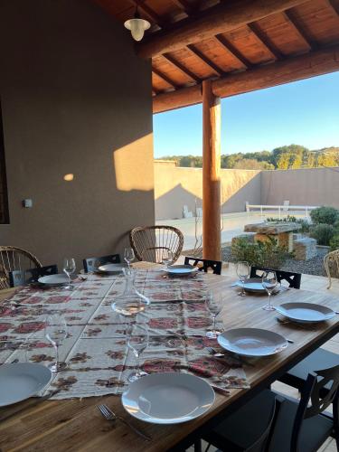 Villa d'architecte, 12 personnes, avec piscine in Faugeres