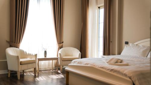 Hotel Majestic - image 4