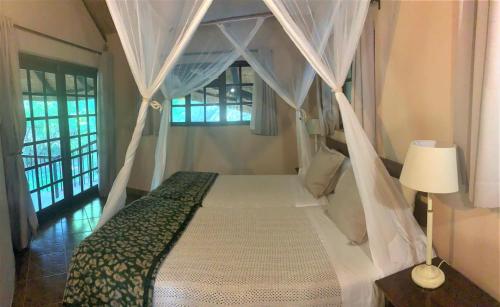 สิ่งอำนวยความสะดวก, Family Lodge in Natural African Bush - 2115 in บูลาวาโย