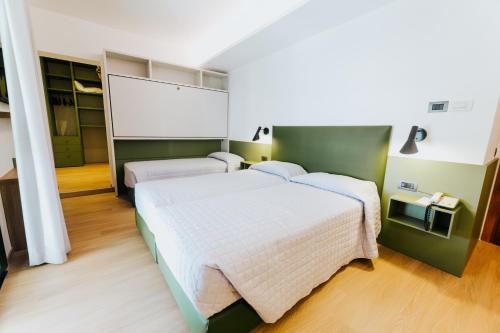 Superior Triple Room image 2