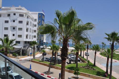 Alrededores, Seafront High Standard Apartment in Martil