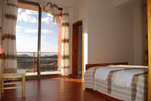 Double Room image 4