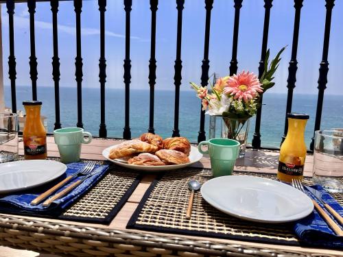 Apartment with Sea View image 10