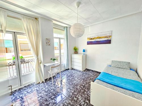 Cosy apartment with balcony between beach & center 6p, Valencia (foto 5)