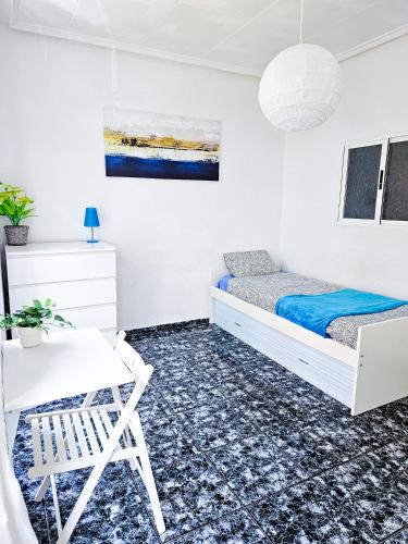Cosy apartment with balcony between beach & center 6p, Valencia (foto 8)