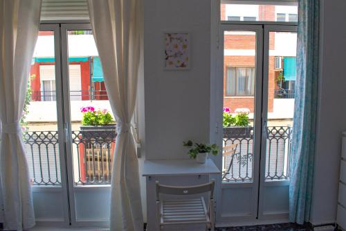 Cosy apartment with balcony between beach & center 6p, Valencia (foto 10)