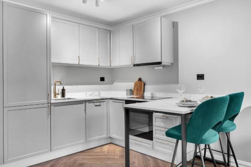 Enter St Elisabeth Suites & Spa Enter St Elisabeth Suites & Spa