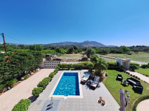  Villa Maria in Charaki