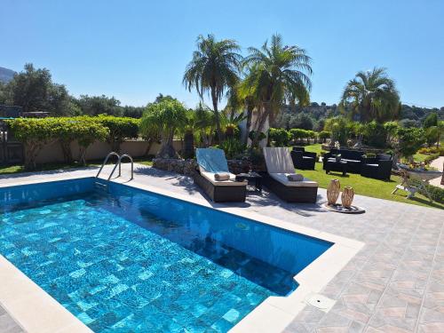  Villa Maria in Charaki