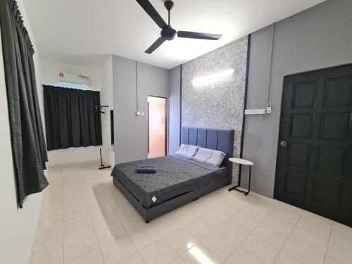 Air-home M1 Simpang near Aulong Econsave, 4BR, 10pax, Netflix