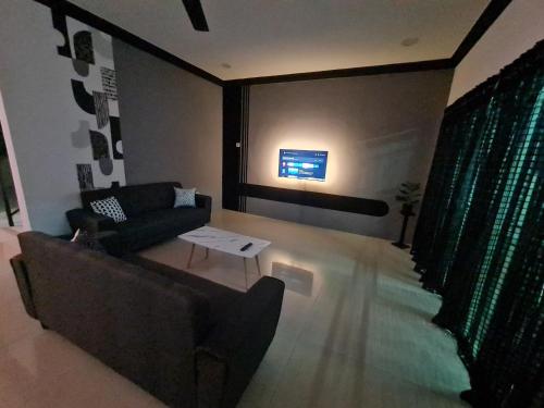 Air-home M1 Simpang near Aulong Econsave, 4BR, 10pax, Netflix