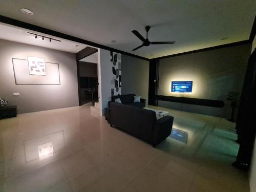 Air-home M1 Simpang near Aulong Econsave, 4BR, 10pax, Netflix